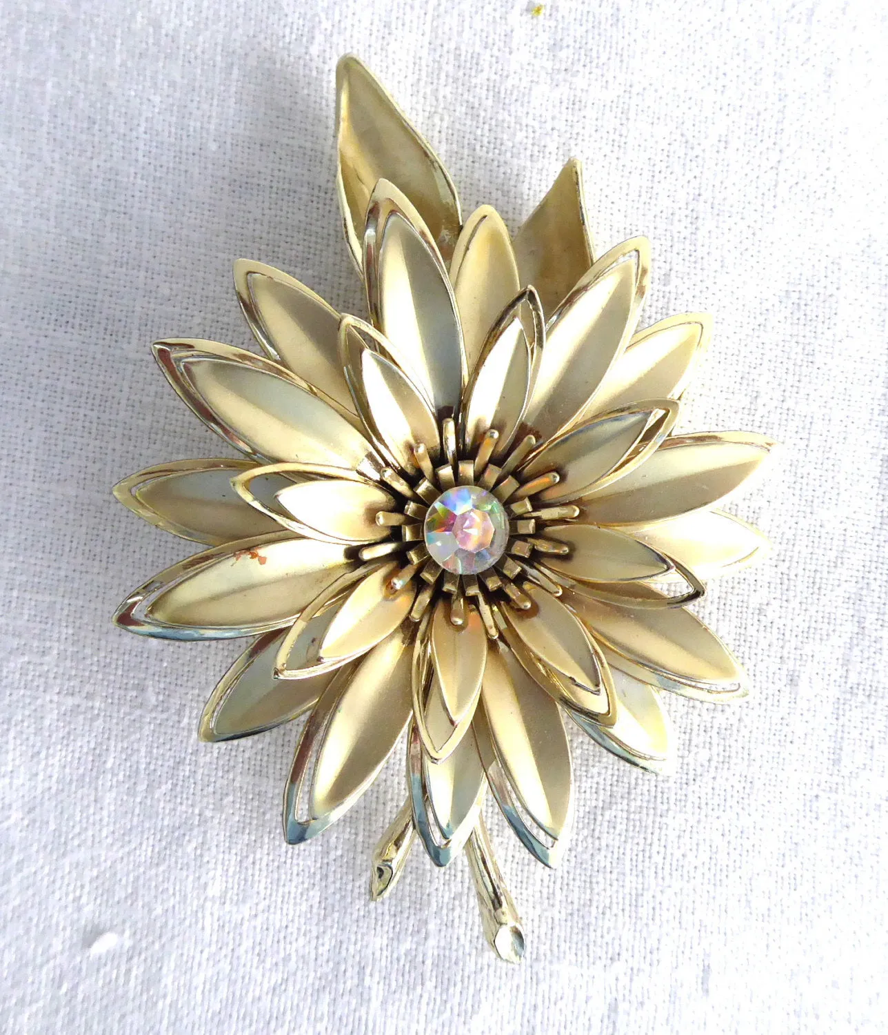 Brooch Large Gold Flower Pin 1960s Aurora Borealis Rhinestone Center Daisy