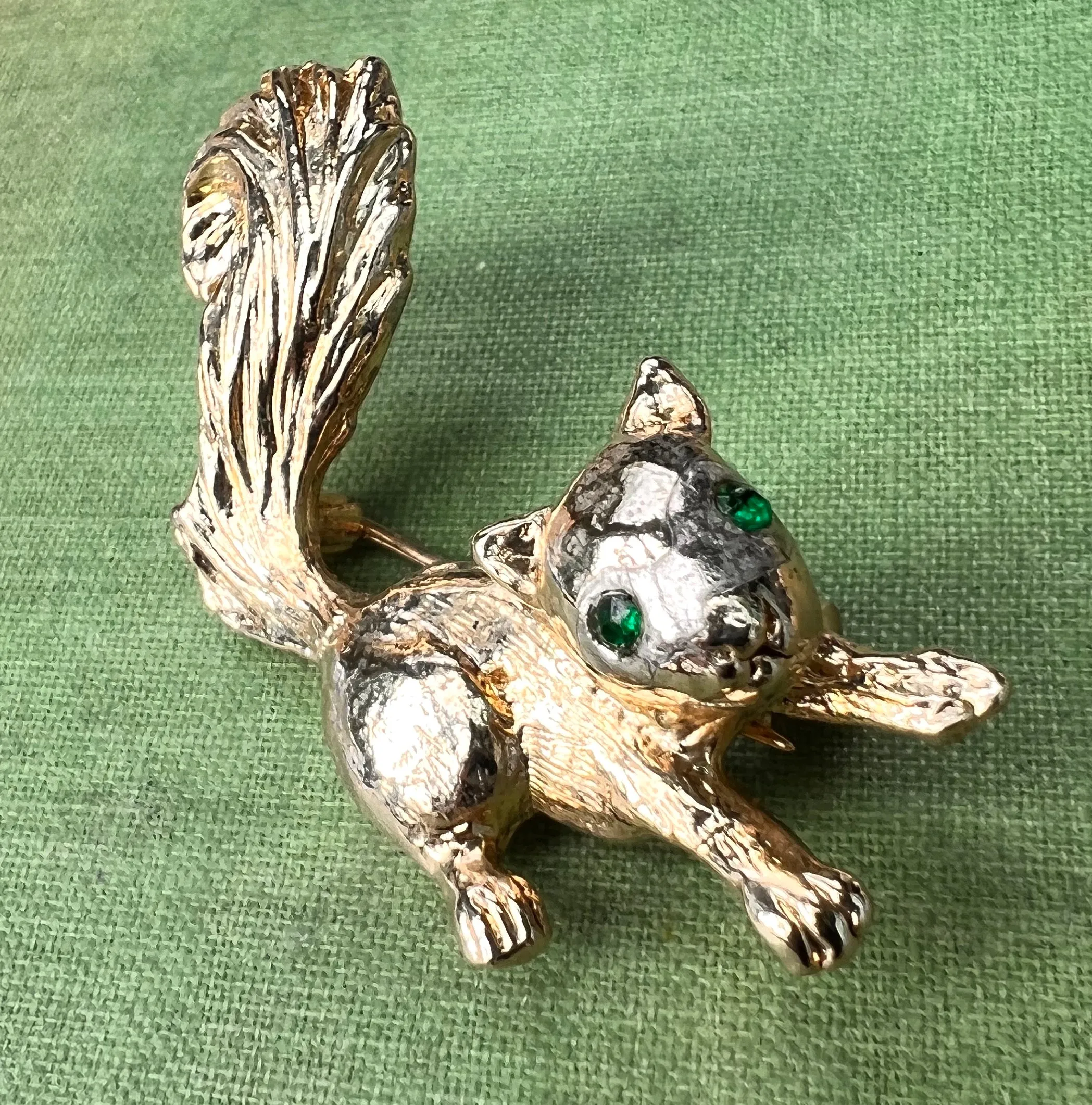 Bushy Tailed Cheeky Squirrel Vintage  Brooch