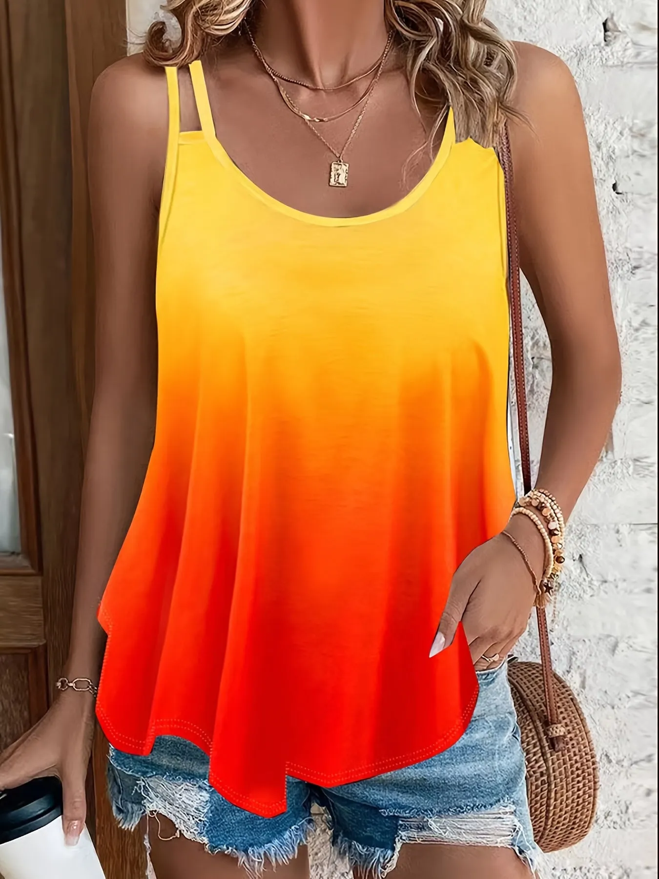 Chic Gradient Cutout Sleeveless Top for Summer Casual Styles