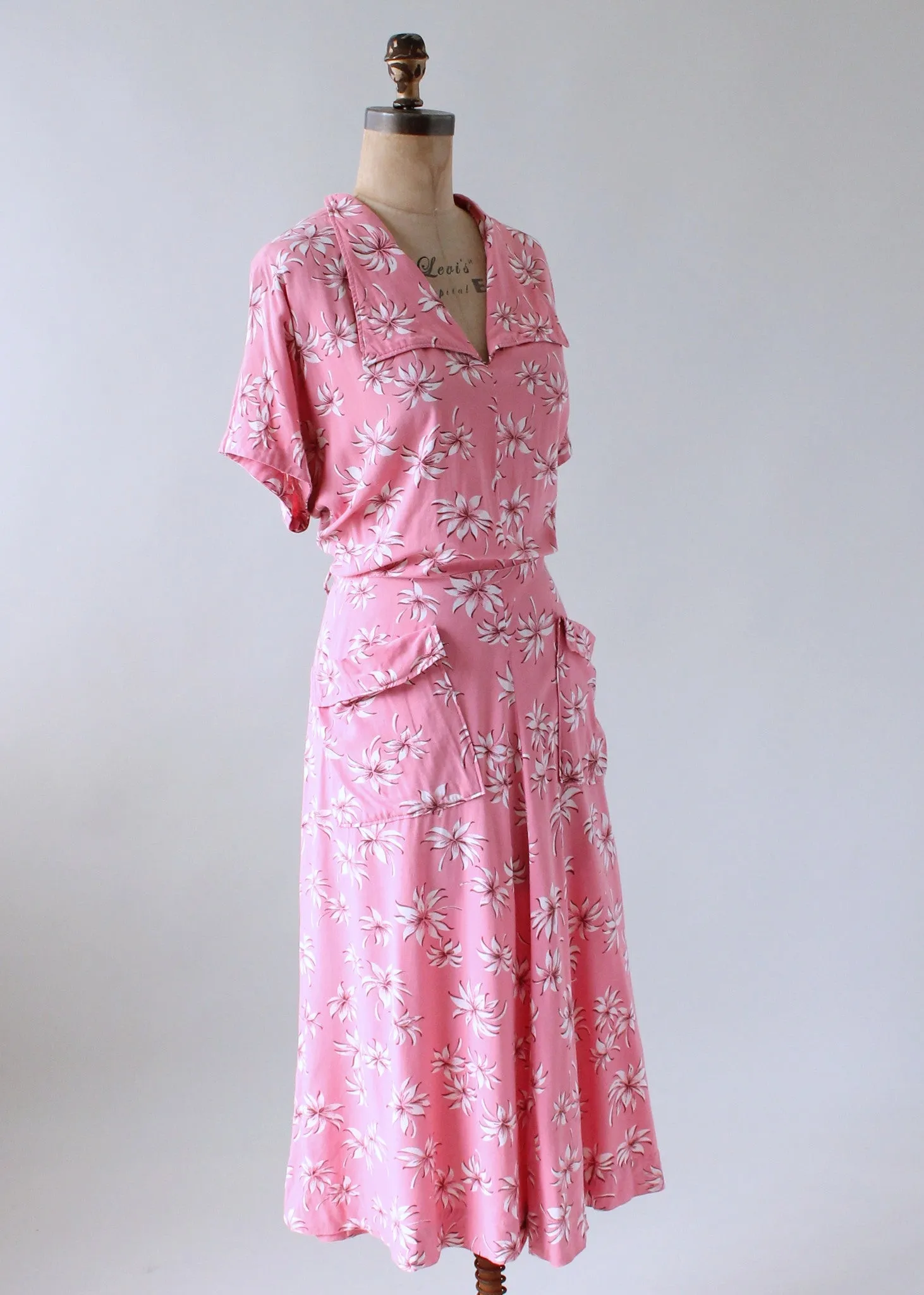 Vintage 1940s Pink Floral Print Day Dress