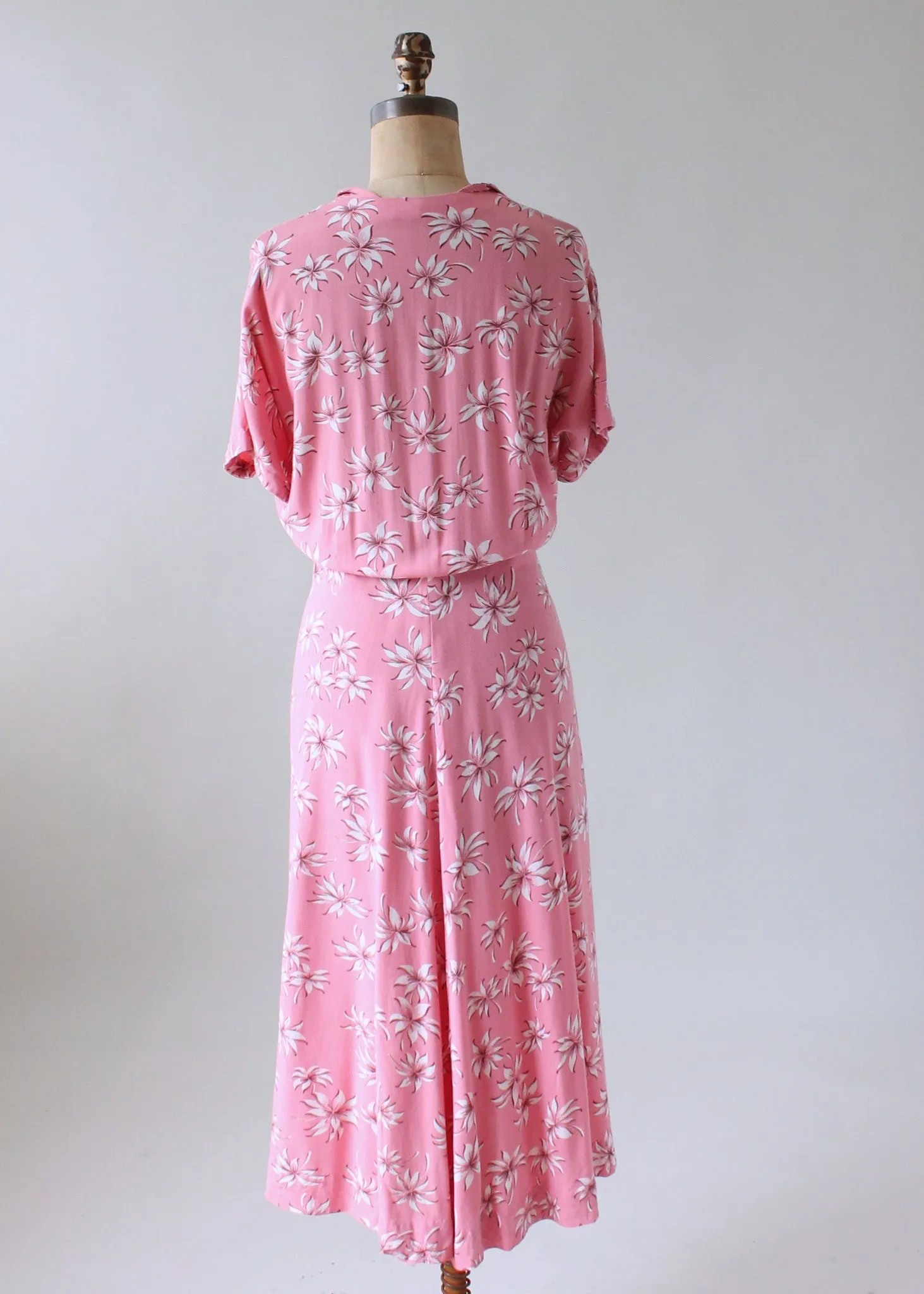 Vintage 1940s Pink Floral Print Day Dress