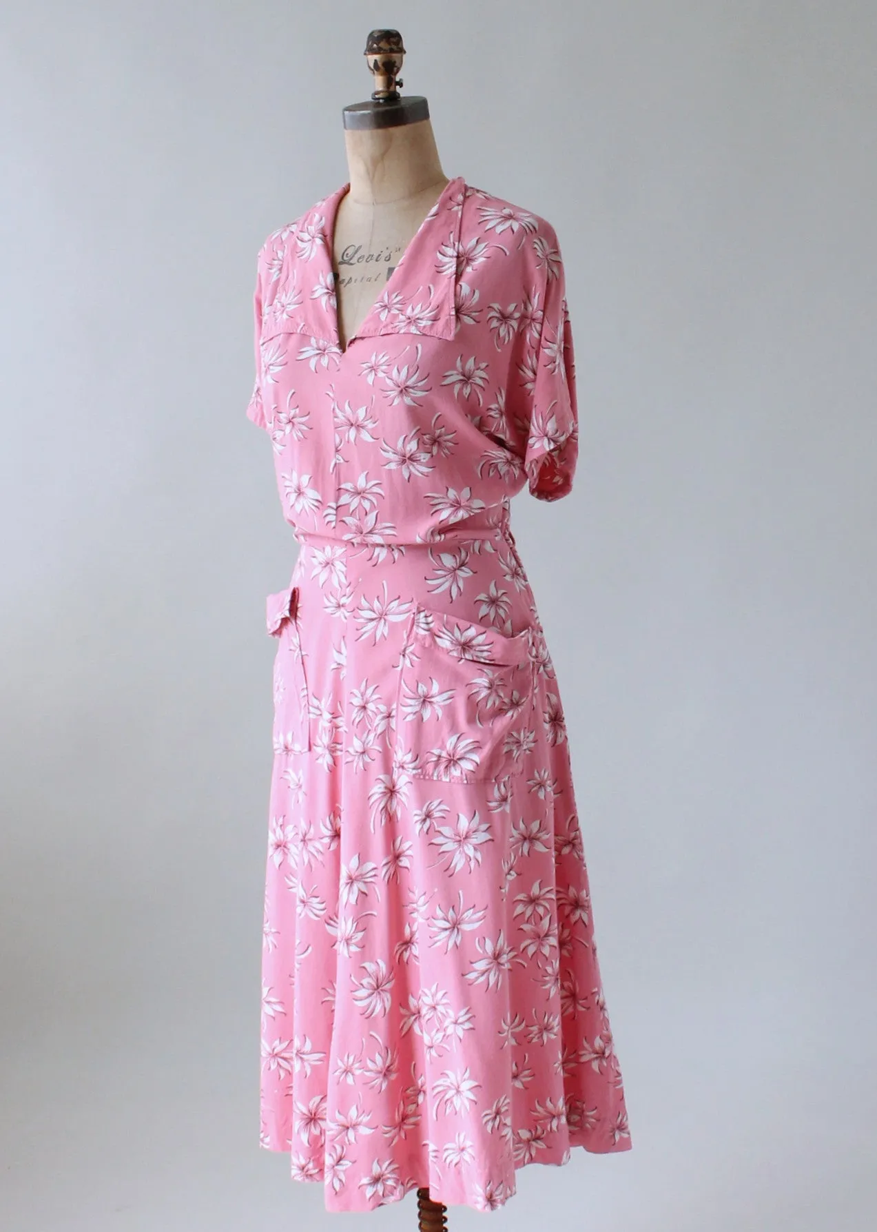 Vintage 1940s Pink Floral Print Day Dress