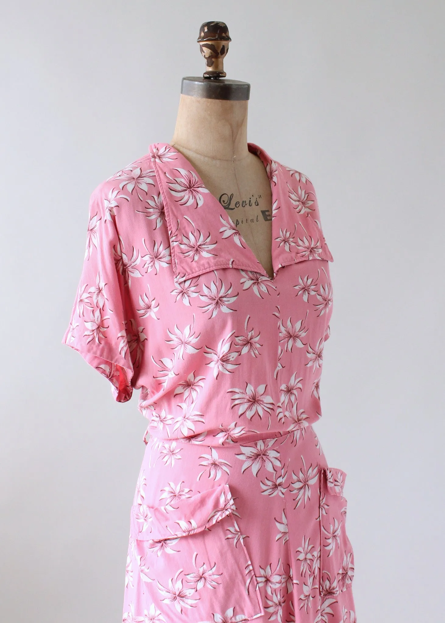 Vintage 1940s Pink Floral Print Day Dress